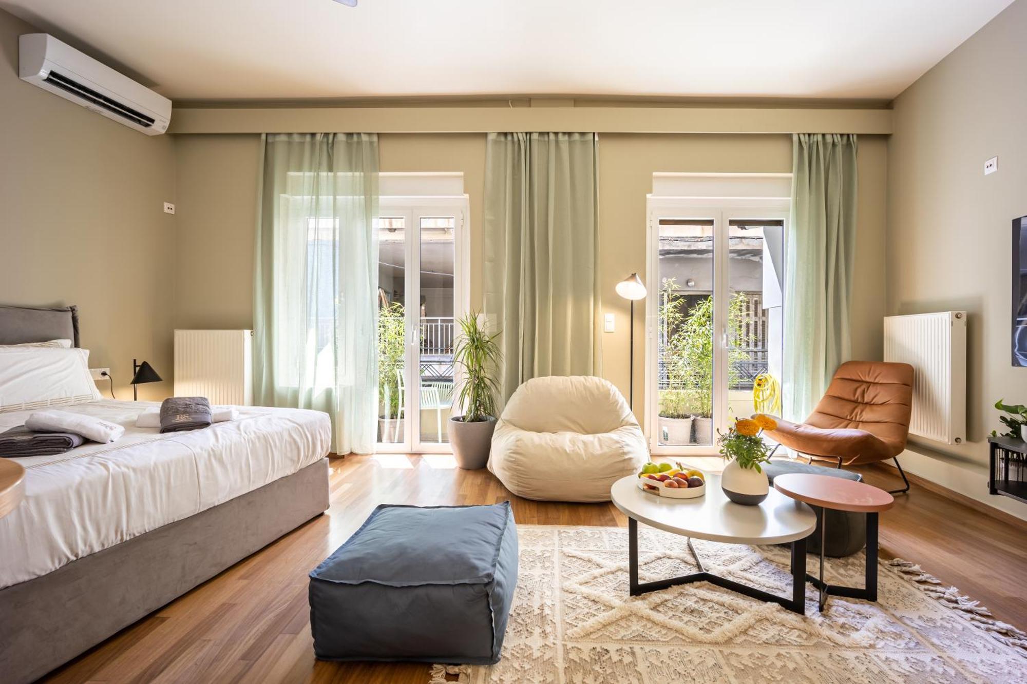 Oasis Athens - Boutique Suites Экстерьер фото