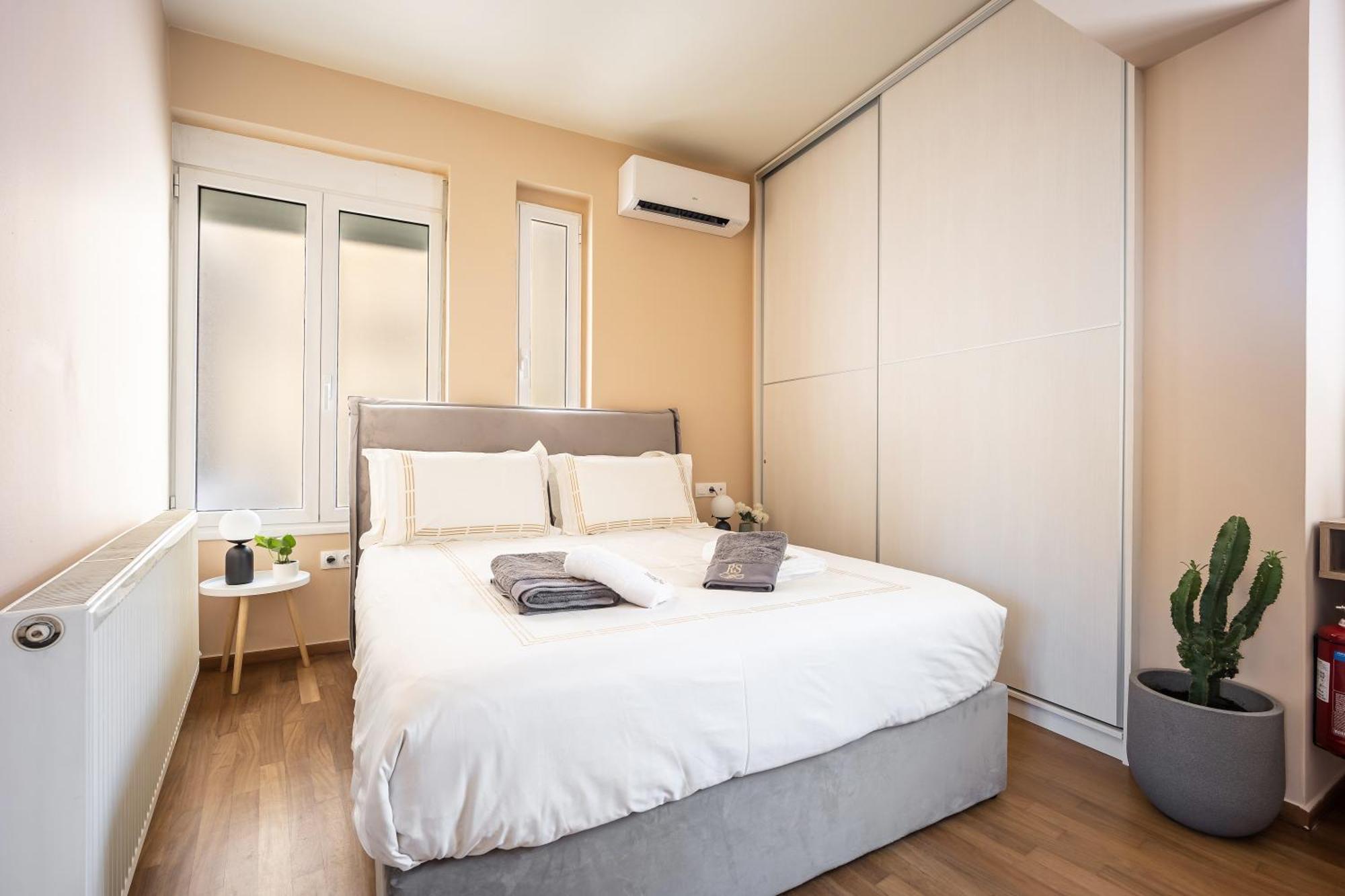 Oasis Athens - Boutique Suites Экстерьер фото