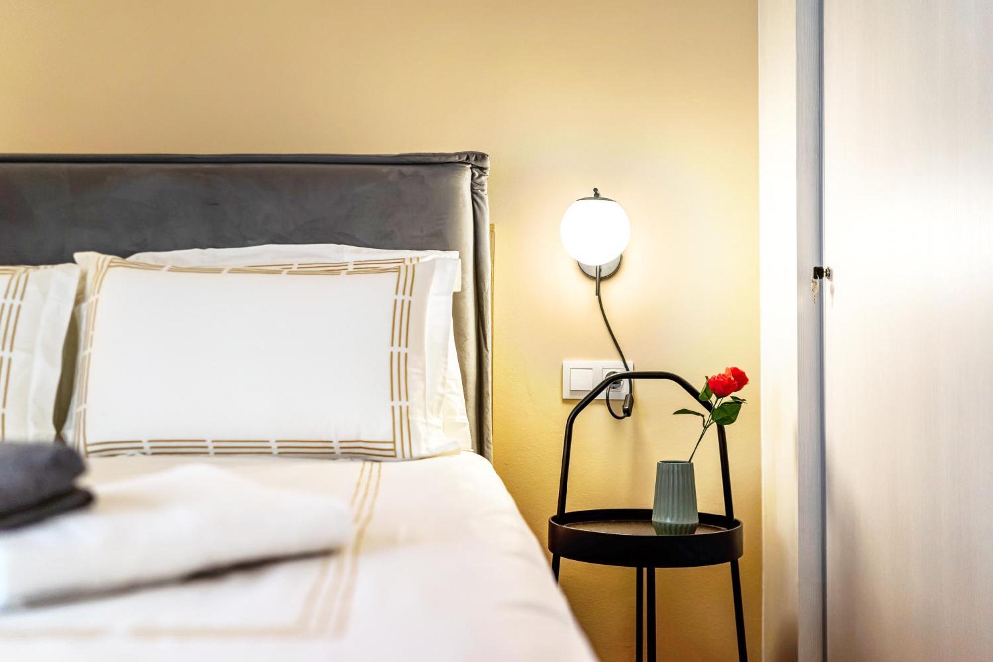 Oasis Athens - Boutique Suites Экстерьер фото
